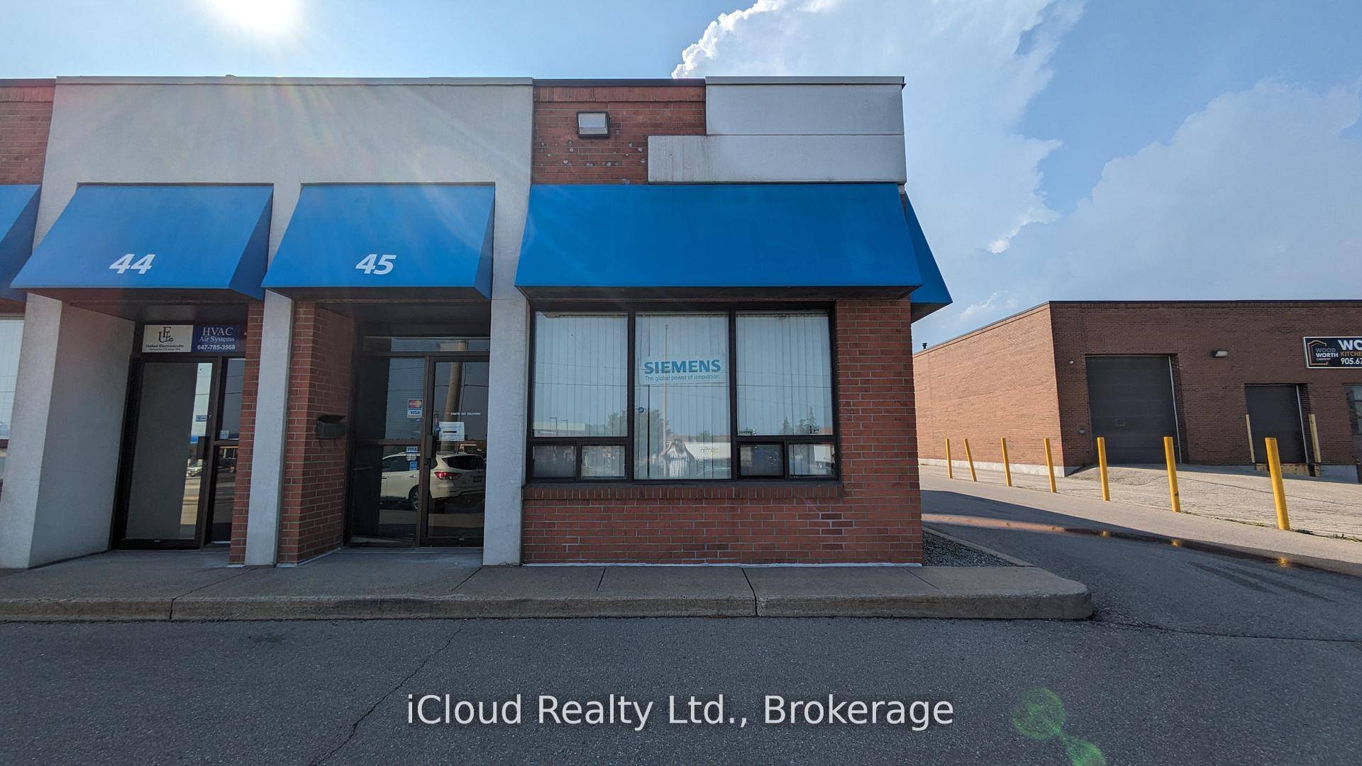LOCATION MATTERS ! This well positioned property sits in the heart of Mississauga, offering unparalleled convenience with immediate access to Highways 403, 410, and 401, ensuring effortless connectivity across the ...