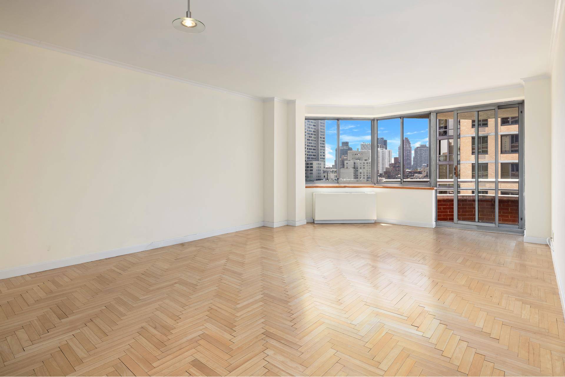 SUNLIT ONE BEDROOM WITH PANORAMIC VIEWS FROM PRIVATE TERRACEThis one bedroom gem is perched on a high floor and receives beautiful light all day.