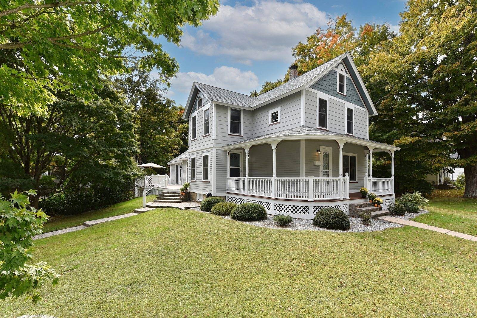 Charming, Meticulously Maintained Home Steps from Lake Pocotopaug Sears Park !