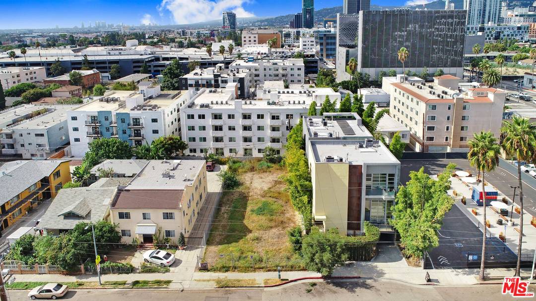 1449  N Bronson Ave Hollywood Hills East La