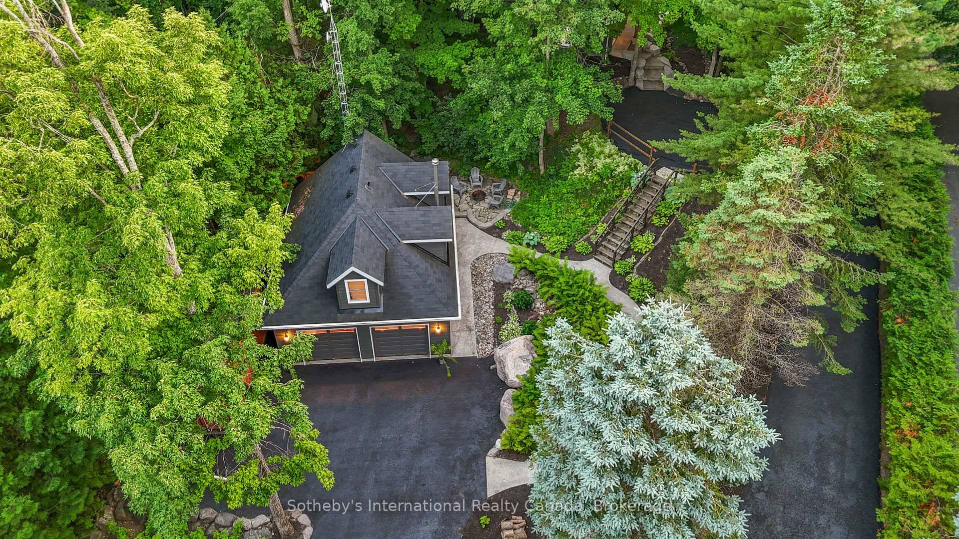 Perched majestically on Midland Point, this magnificent 4 bedroom, 5.