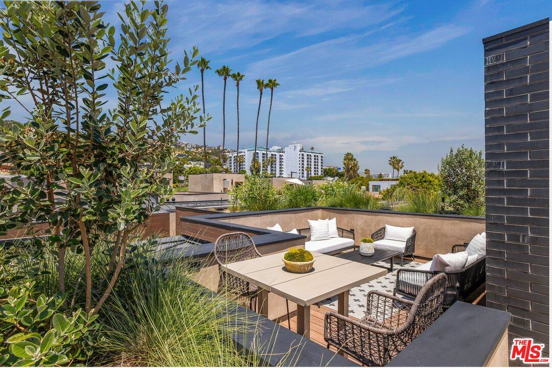919 1/2 Hilldale Ave 2BR Sunset Strip La