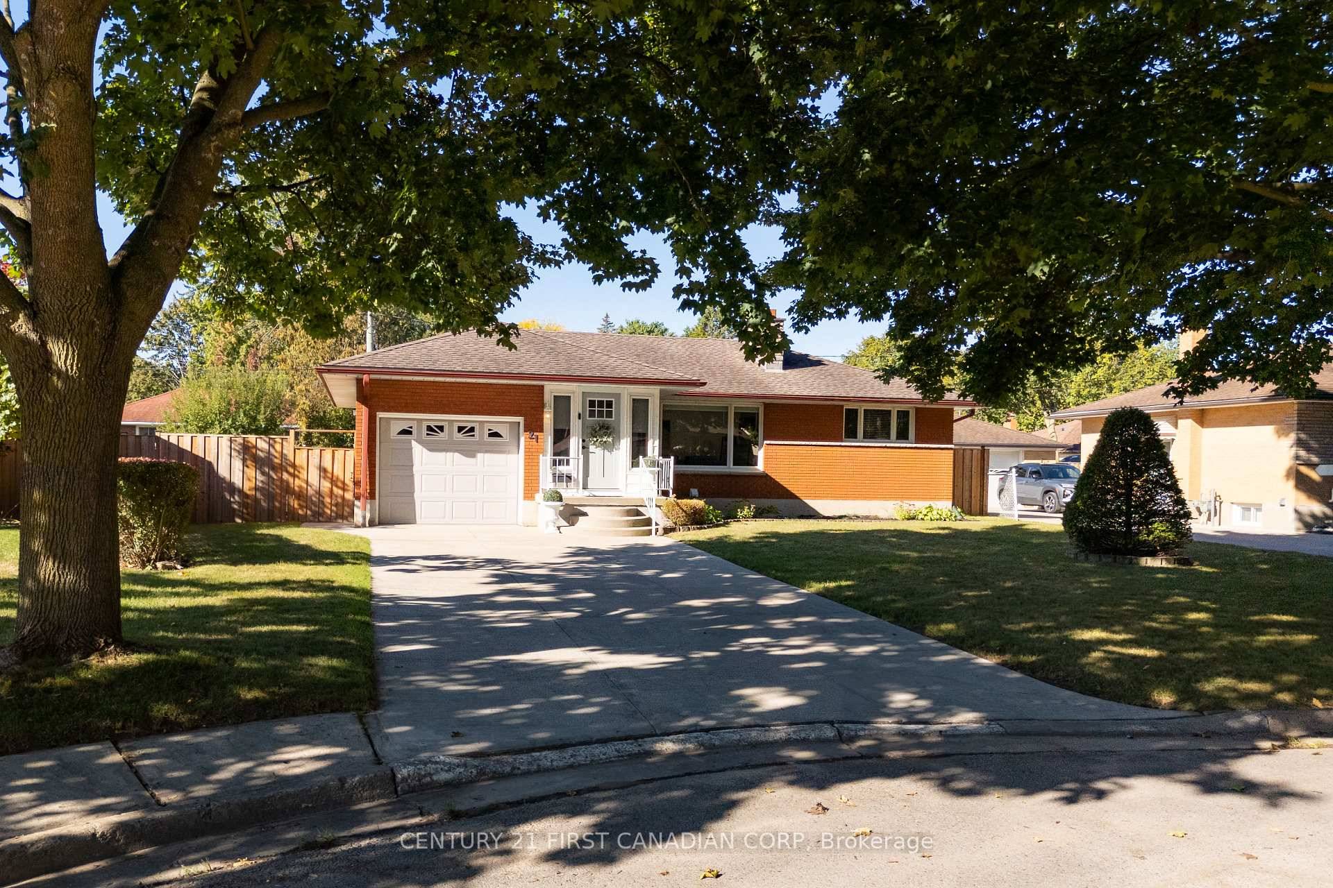 Welcome to 21 Marbenor Crescent, a fully updated and meticulously maintained 3 1 bedroom, 2Full Bathroom brick Bungalow in London's desirable Fairmont subdivision.