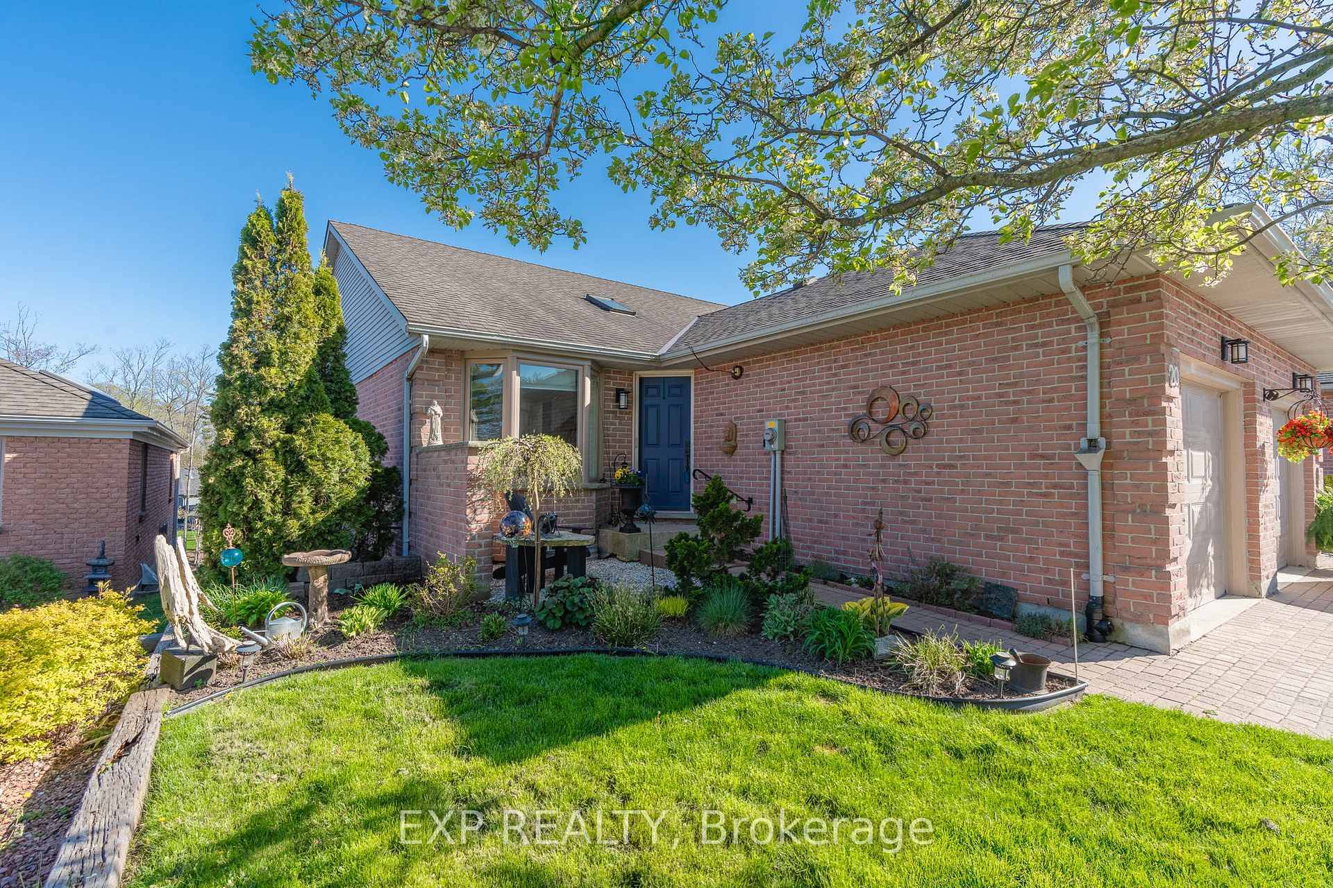 Welcome home to 90 Ontario Street Unit 20.