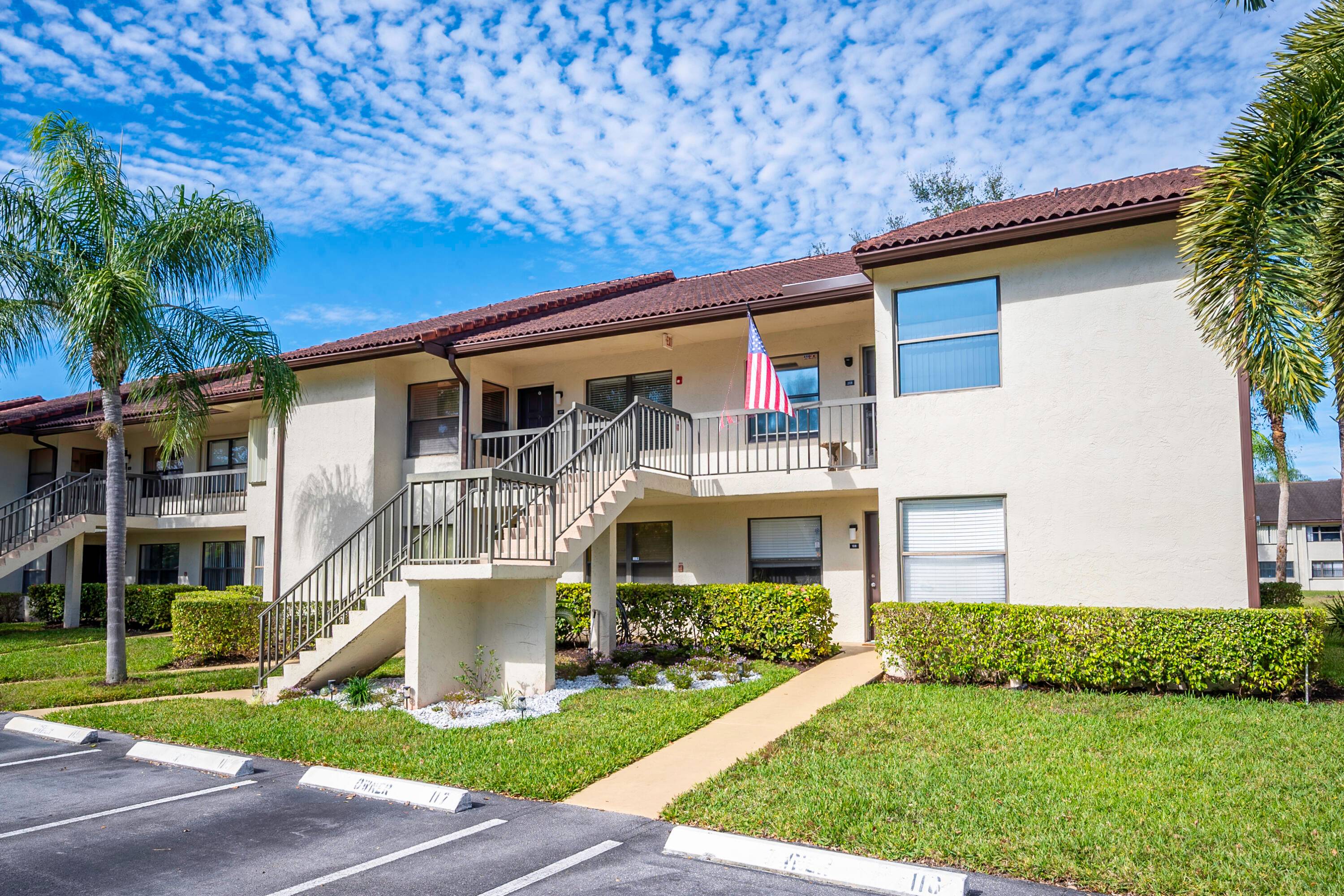 Beautiful remodeled condo freshly painted.