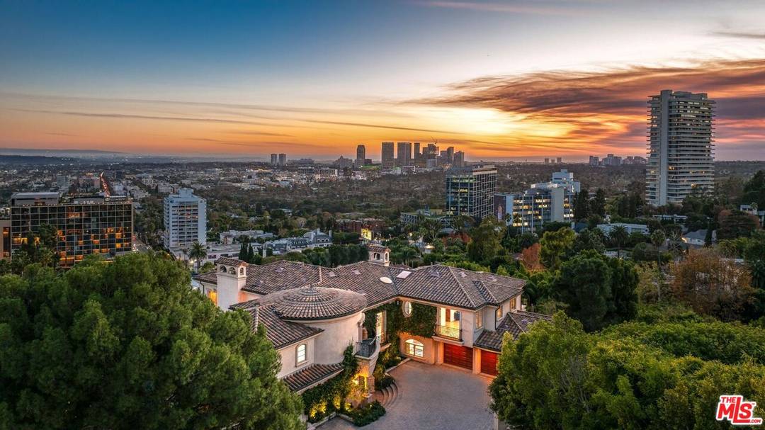 1260   St Ives Pl 5BR Sunset Strip La