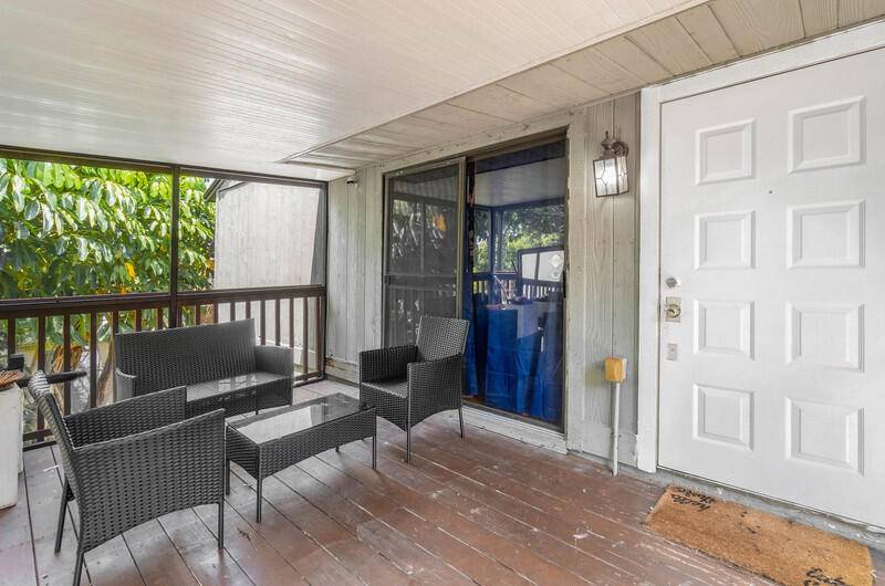 Welcome to this 2 bedroom, 1 bath condo offering the perfect blend of comfort and convenience.
