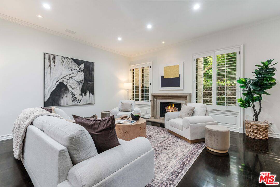 2327   Century Hill 3BR Beverlywood La