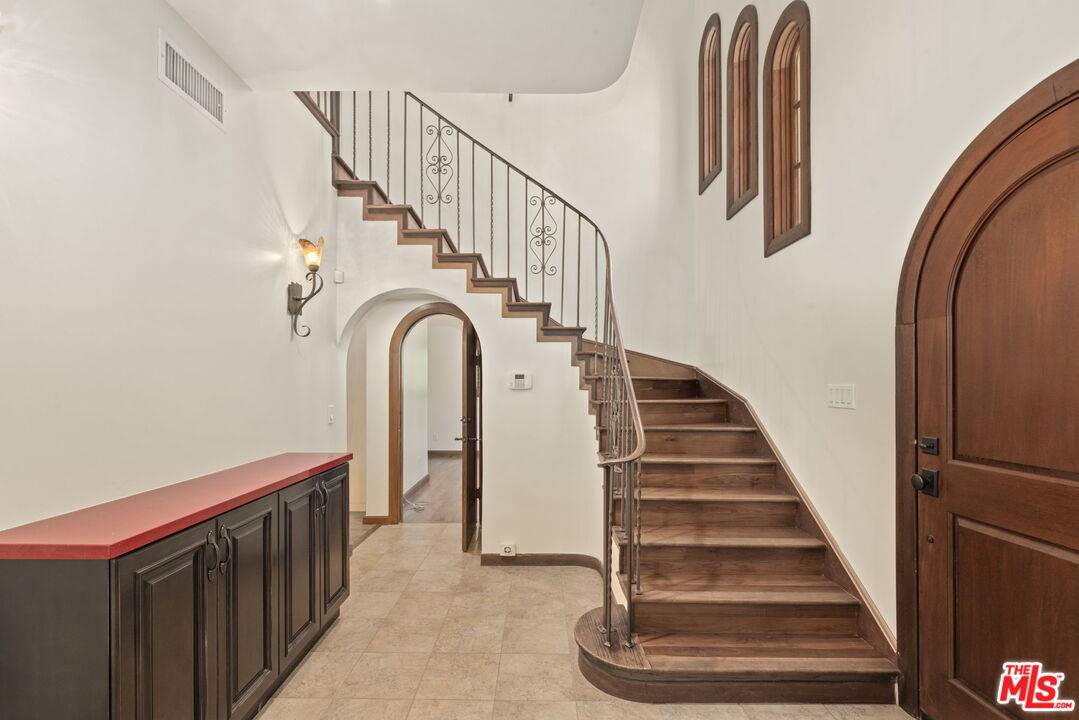 664  S Highland Ave 4BR Hancock Park La