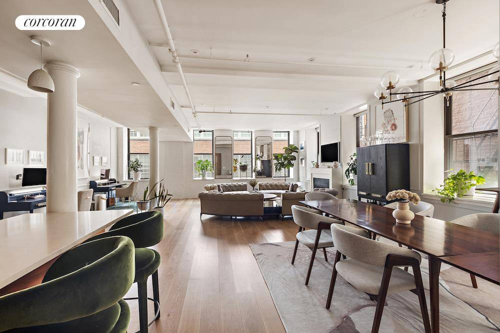 Stunning Four Bedroom Urban Retreat in the Heart of Little Italy, Nolita amp ; Soho Nestled at the vibrant crossroads of Mulberry Street, this beautifully renovated four bedroom, three and ...