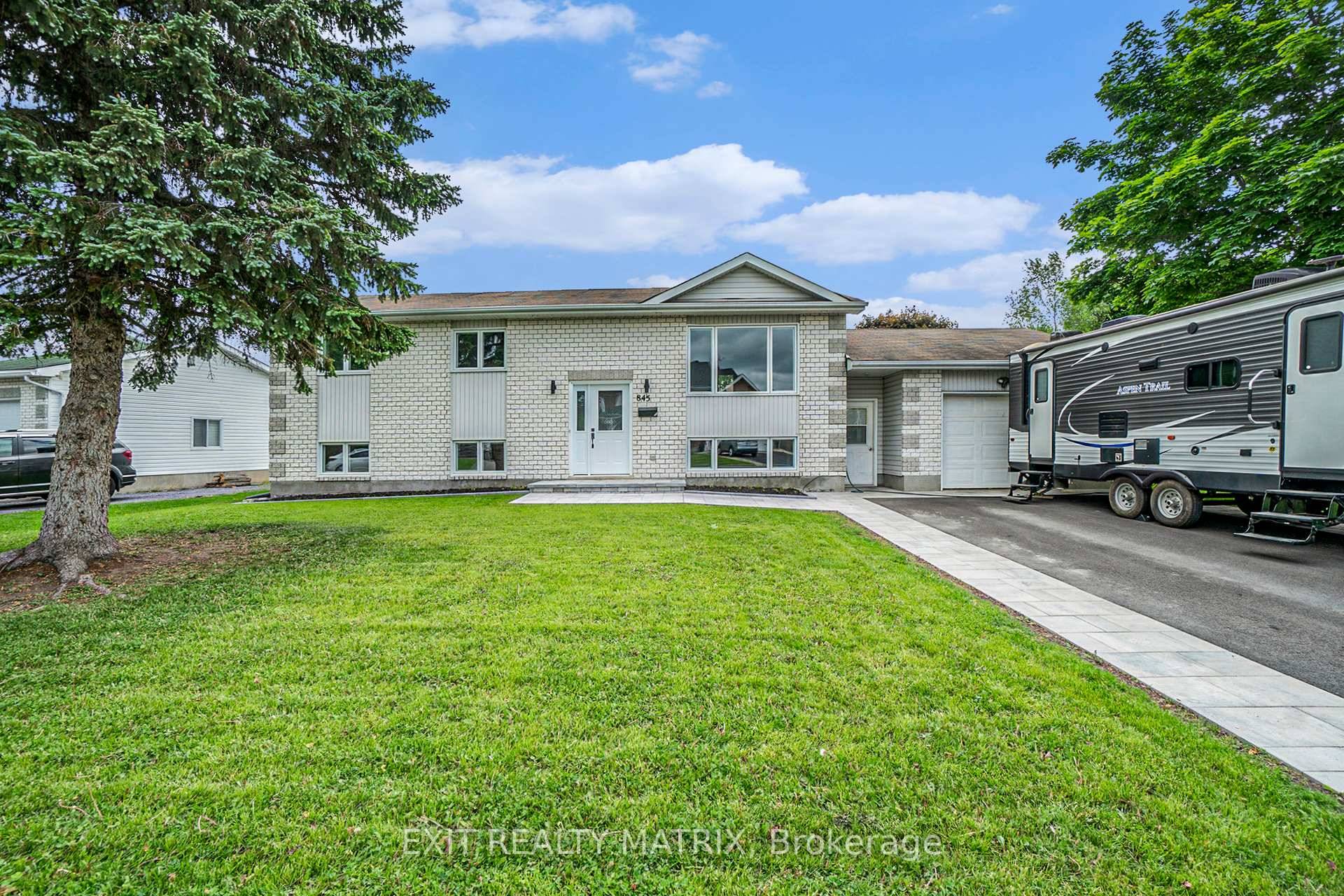 Welcome to 845 Laval Street !