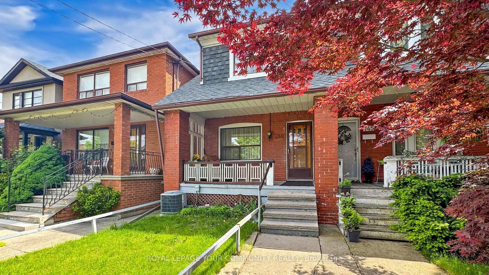 Well maintained home by long time owners, featuring a very functional layout in the heart of Corso Italia.