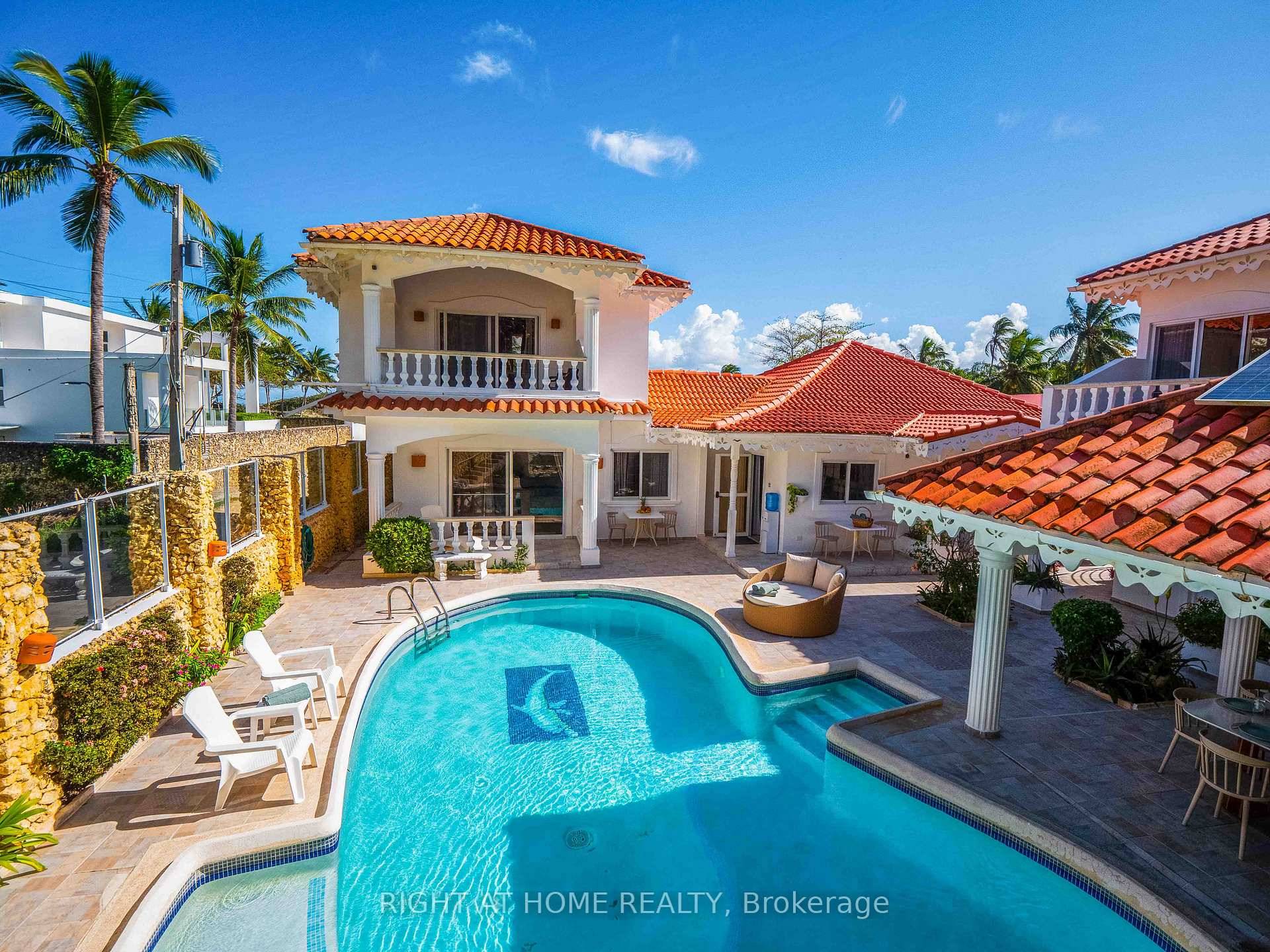8 BED 10 BATHROOMS VILLA WITH GREAT POTENTIAL AND OCEAN VIEWS IN EAST CABARETE !