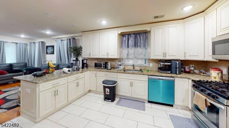 Built in 2023, this spacious and modern 2 family home offers an exceptional opportunity for both owner occupants andinvestors.