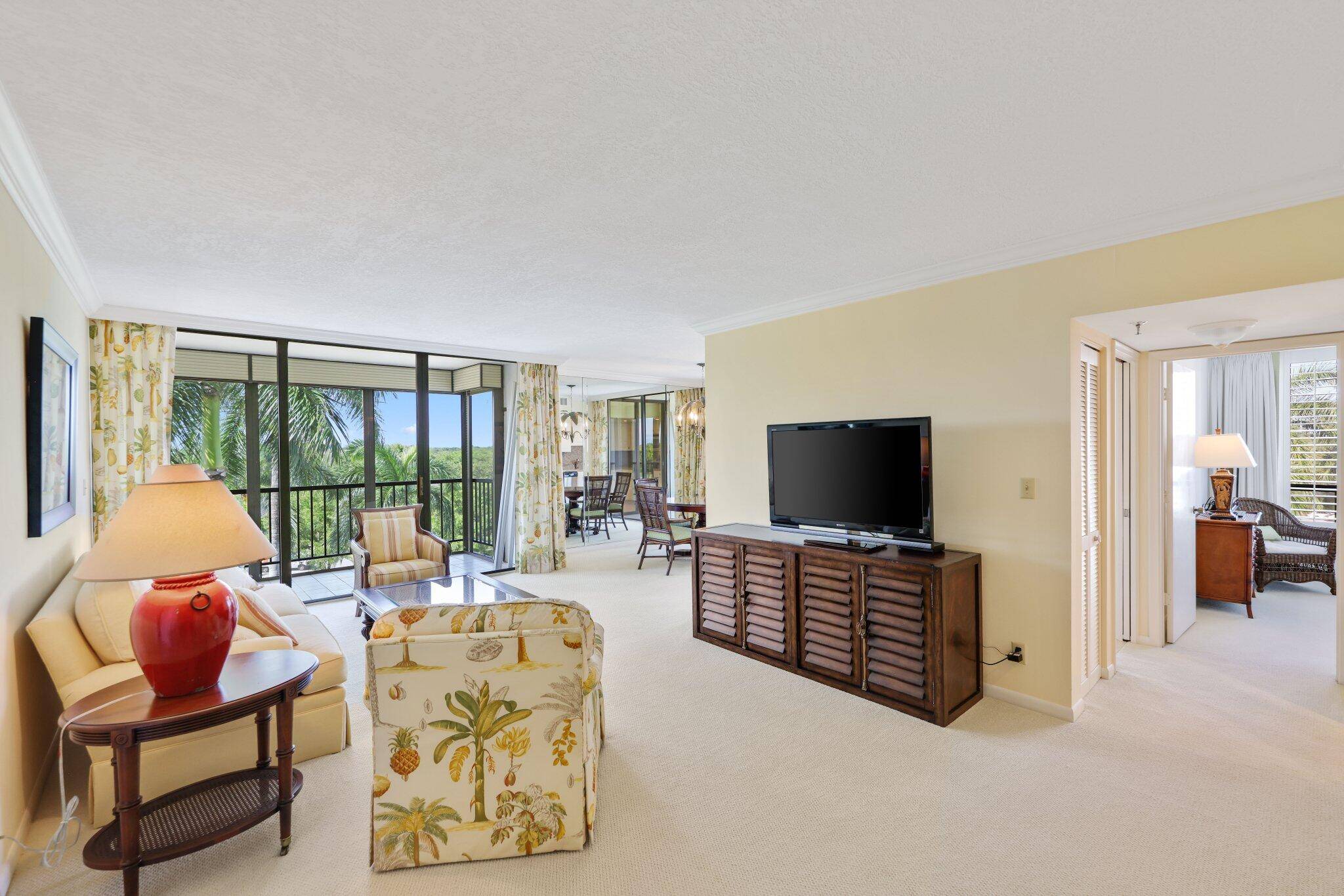 Finally available for the first time in over 40 years, this corner unit in Boca Woods' community of Willow Wood is now on the market !