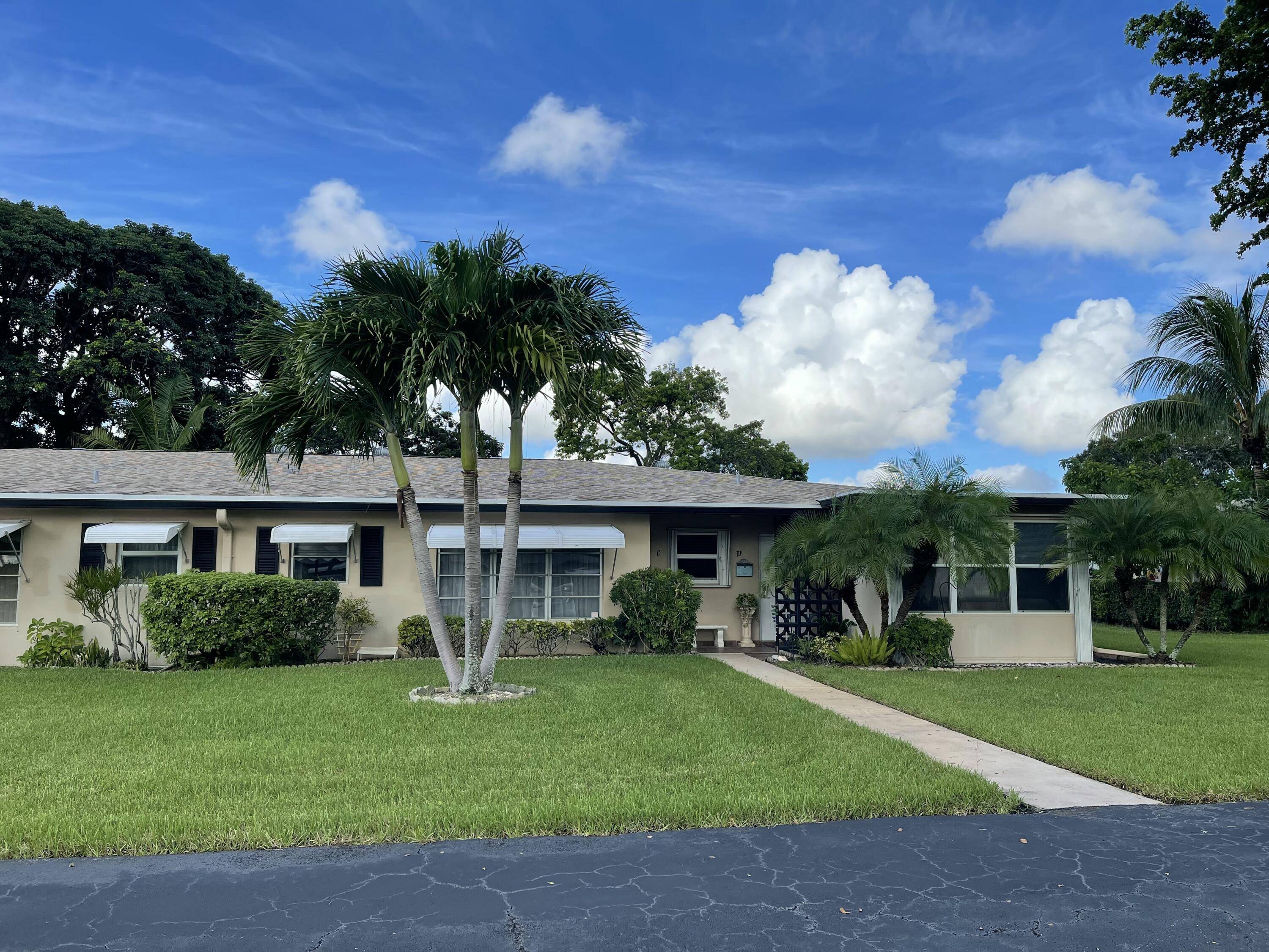 Welcome to your Piece of Florida Paradise in High Point Section 4, Delray Beach, Florida !