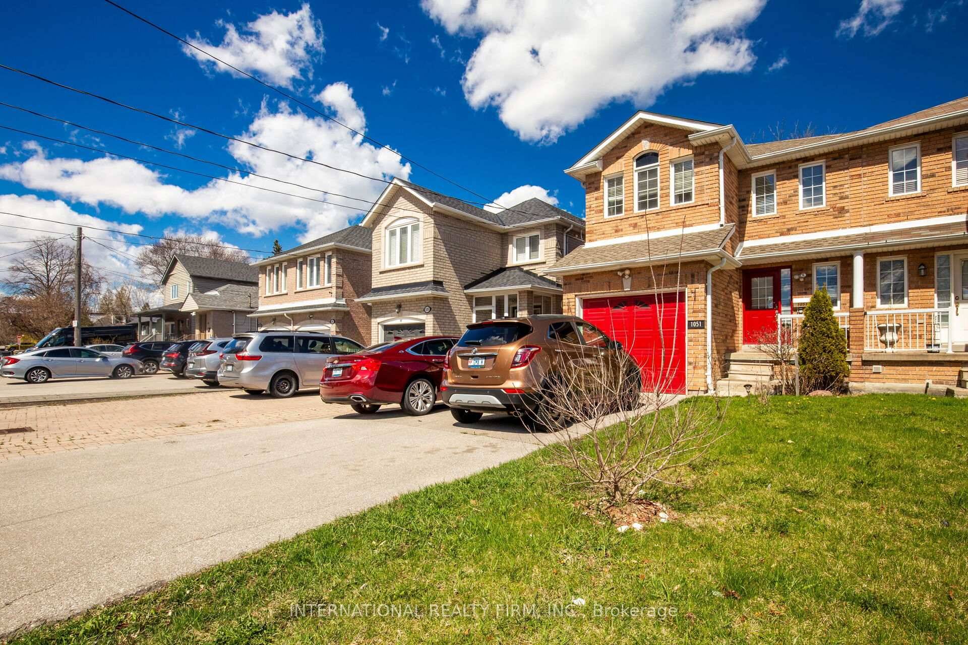 Spacious amp ; Luxurious Basement With Separate Entrance 1 Bedroom 1 Bathroom Large Living Room Large Kitchen With Appliances,.