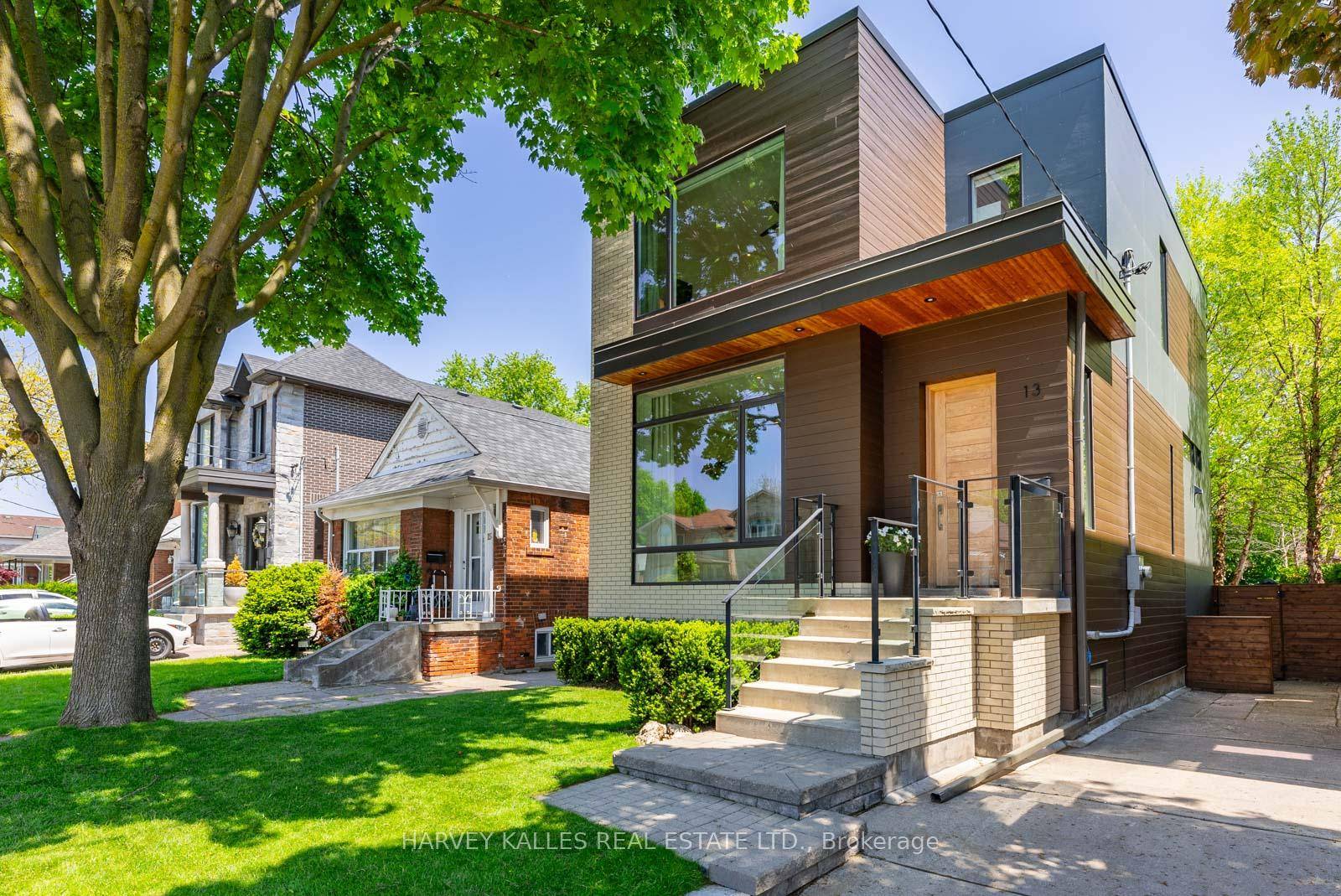 Spectacular Custom Home Blending Luxurious Living w Modern Elegance amp ; Timeless Sophistication A Thoughtful Floor Plan Creating an Incredible Feel of Openness, Warmth amp ; Light Almost 2500 Sf ...