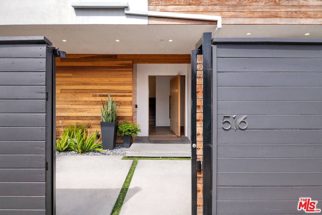 516 Vernon Ave 3BR Marina Del Rey La