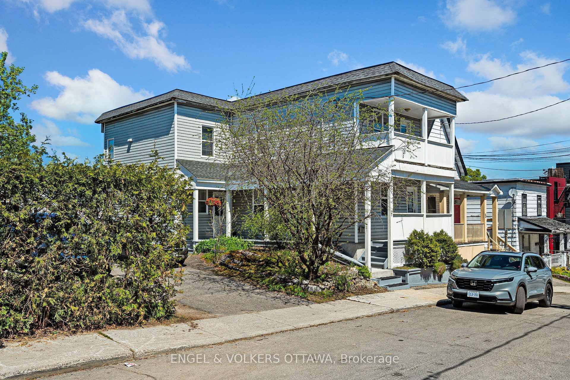 Prime Development Opportunity Well Maintained Duplex on Oversized Lot Just 350 meters a 5 minute walk from the Bayview O Train stop, this rare 66' x 100' R4UB zoned lot ...