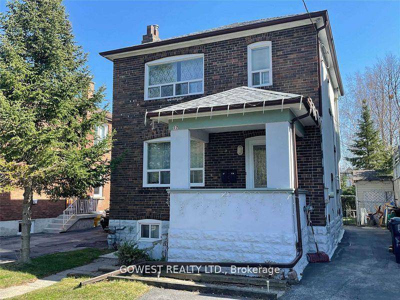 Perfect Opportunity to Own a 2 Story Home with a Private Driveway and 4 Parking Spots in Prime Mimico Location !