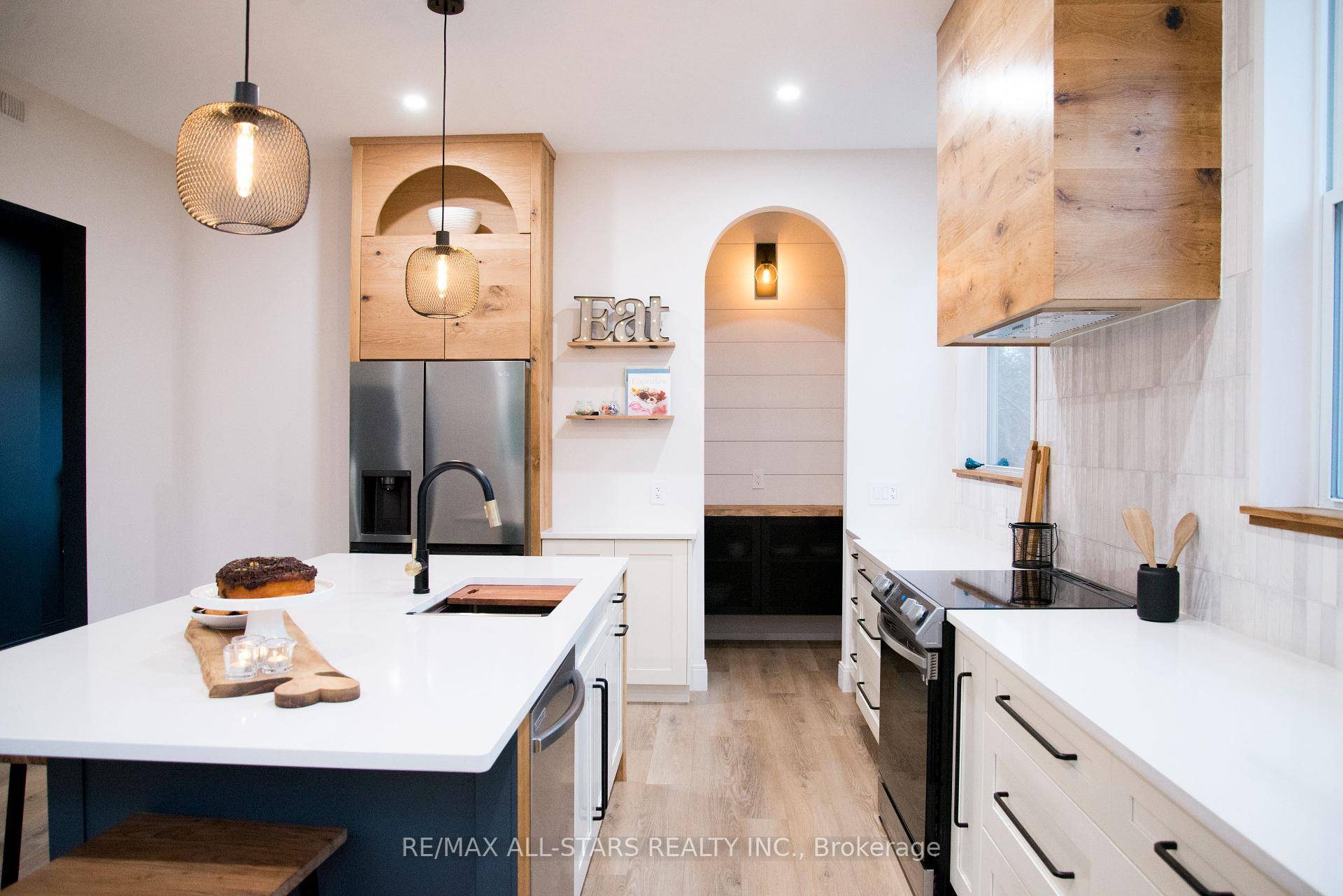 Welcome to this beautifully updated and meticulously maintained 3 1 bedroom, 2 bathroom home situated on a rare and expansive double lot in the heart of Meaford.