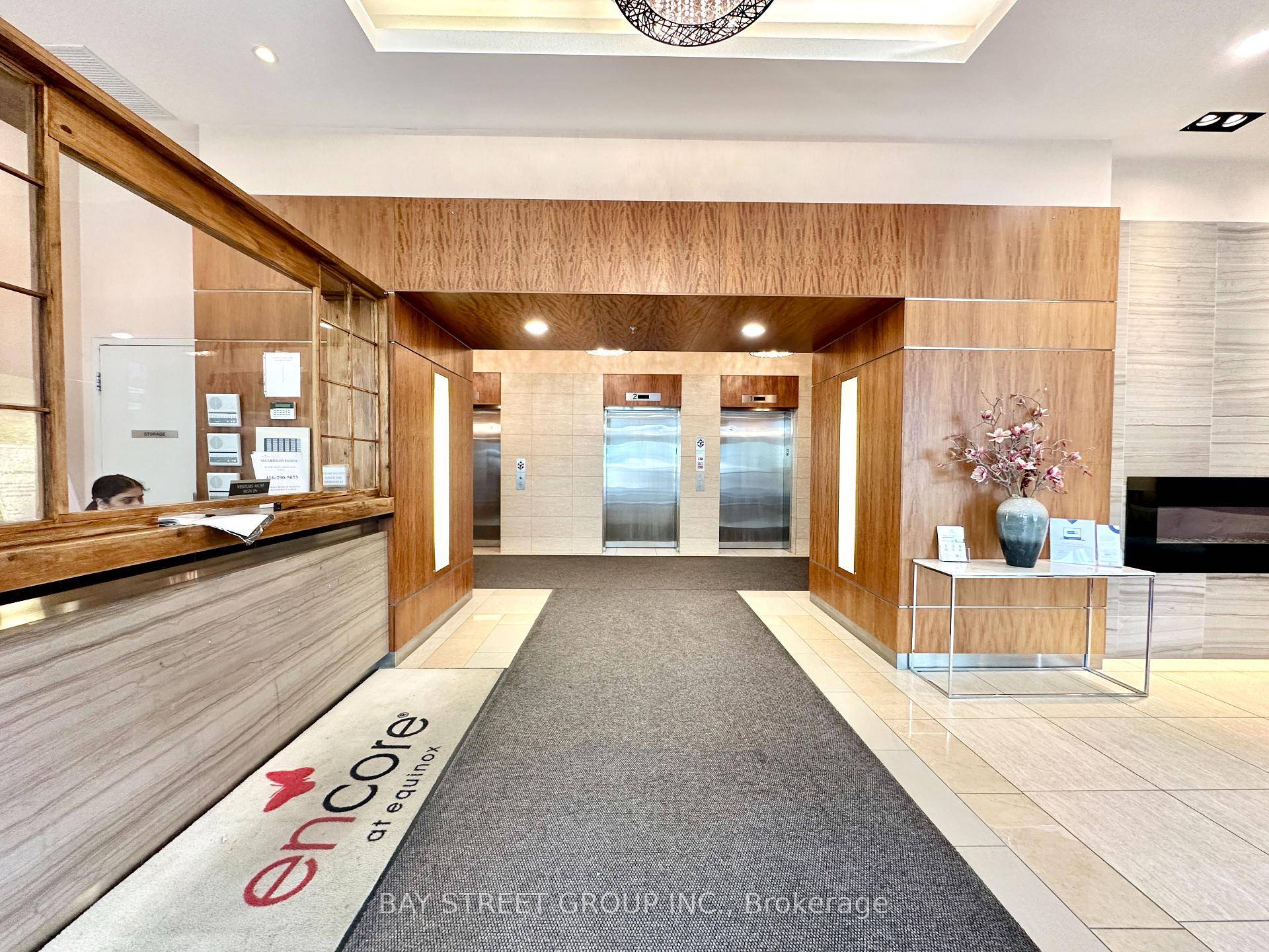 Welcome to This Beautiful Studio, Features Floor To Ceiling Windows, Modern Kitchen W Granite Counter.