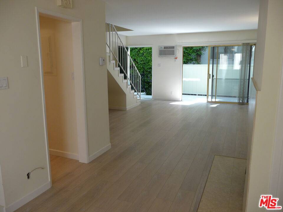 11937 Darlington Ave 2BR Brentwood La