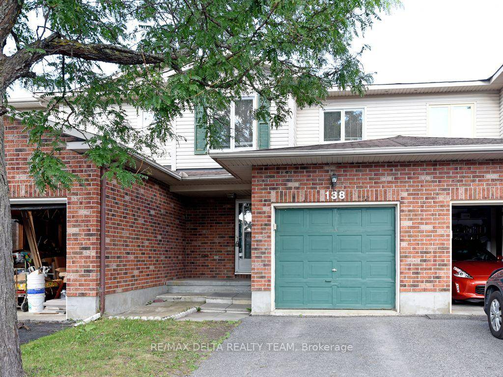 Family Oriented 3 Bedroom, 2 Bathroom Home in Barhaven.