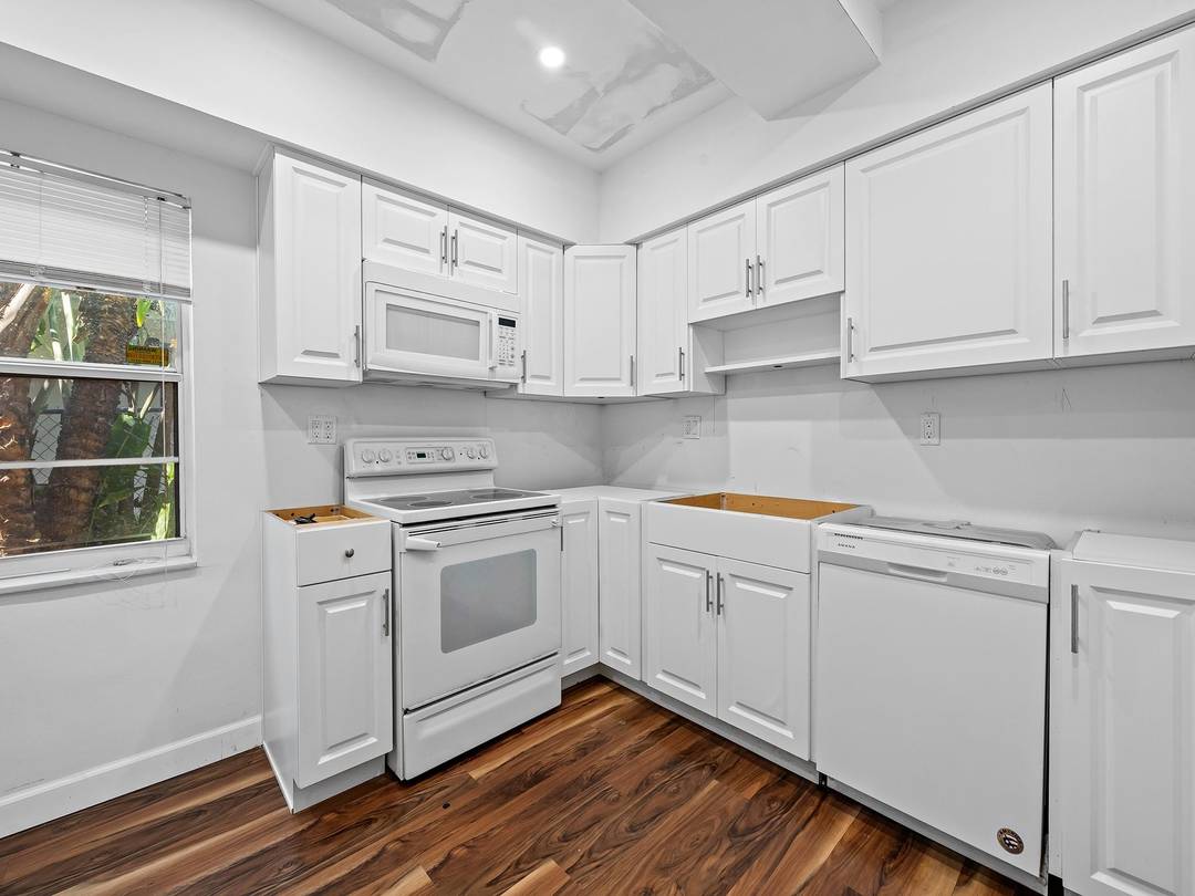 Don t miss out on this exceptional triplex !