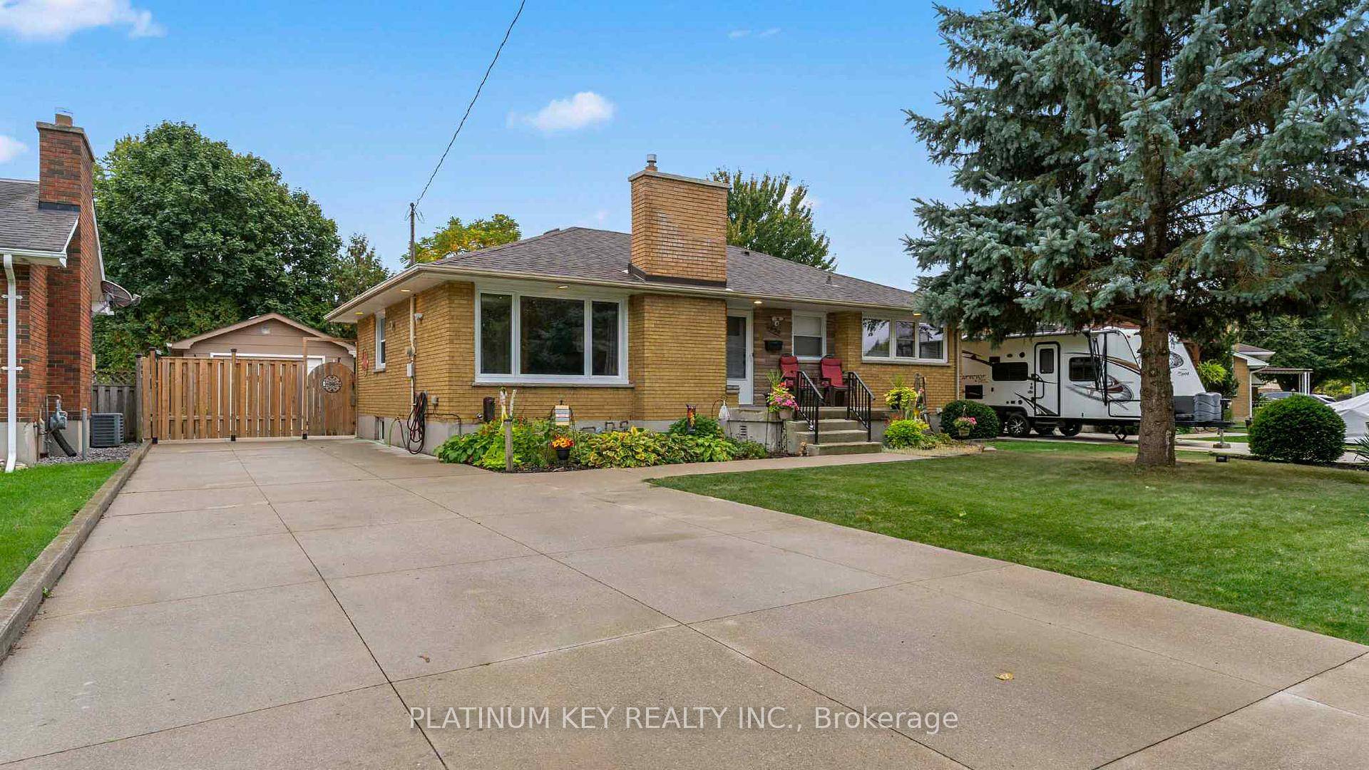 This charming all brick bungalow offers the perfect blend of comfort, convenience, and pride of ownership in a desirable East London neighbourhood.