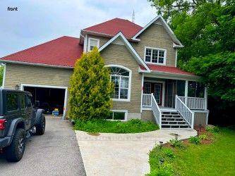 This 3 BEDROOM amp ; 3 Full WASHROOM Freehold 0.