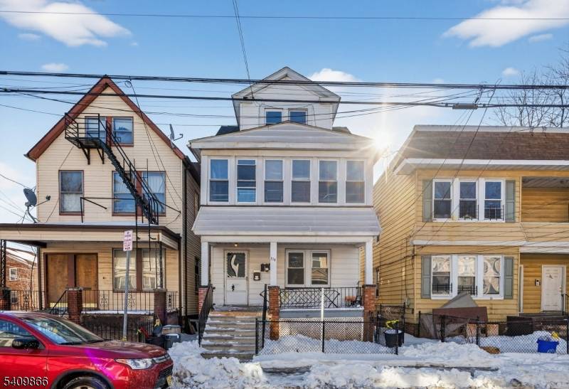 Welcome to 134 Dewey Street in Newark's desirable Weequahic section !