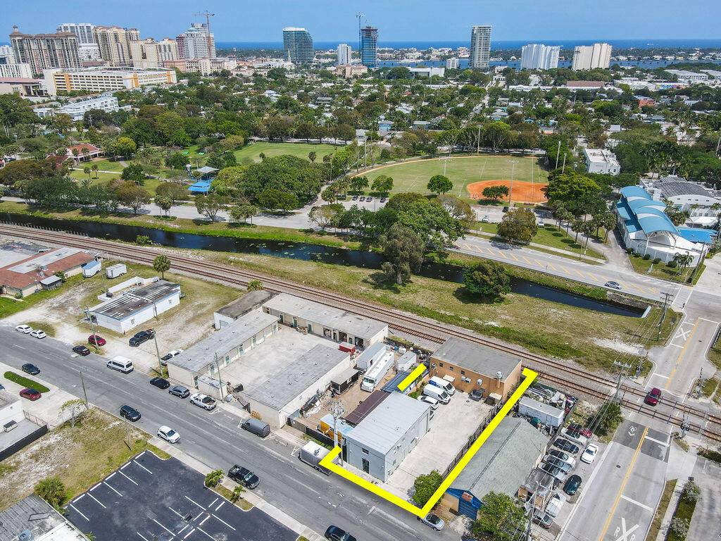 Freestanding office, warehouse, and showroom space available for rent in West Palm Beach's Warehouse District.