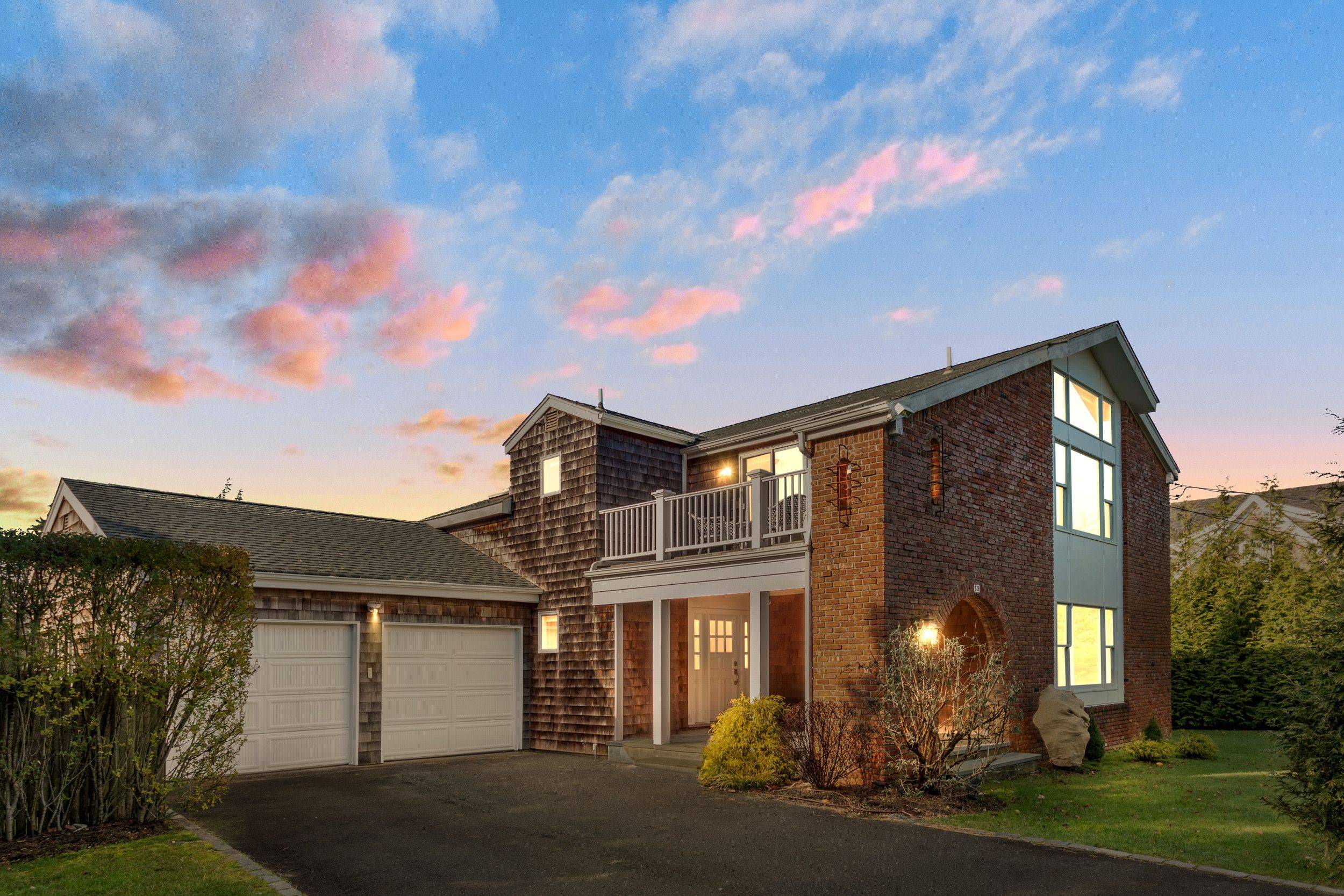 Newly renovated on quiet street overlooking golf course ; private garden ; three spacious bedrooms with high ceilings ; two and a half marble baths ; large separate eat in ...
