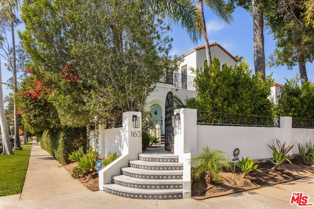 163 S Larchmont Blvd 5BR Mid Wilshire La