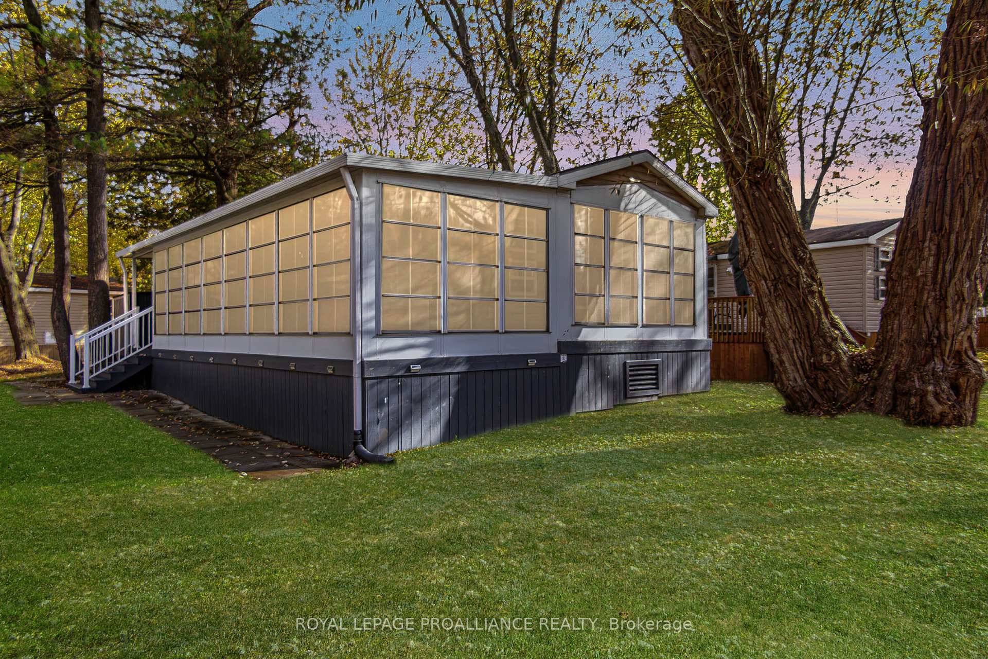 This Mobile unit is located on a Seasonal land lease resort Purchase price not subject to HST This 3 Bed Den unit comes fully furnished and stocked ready for your ...