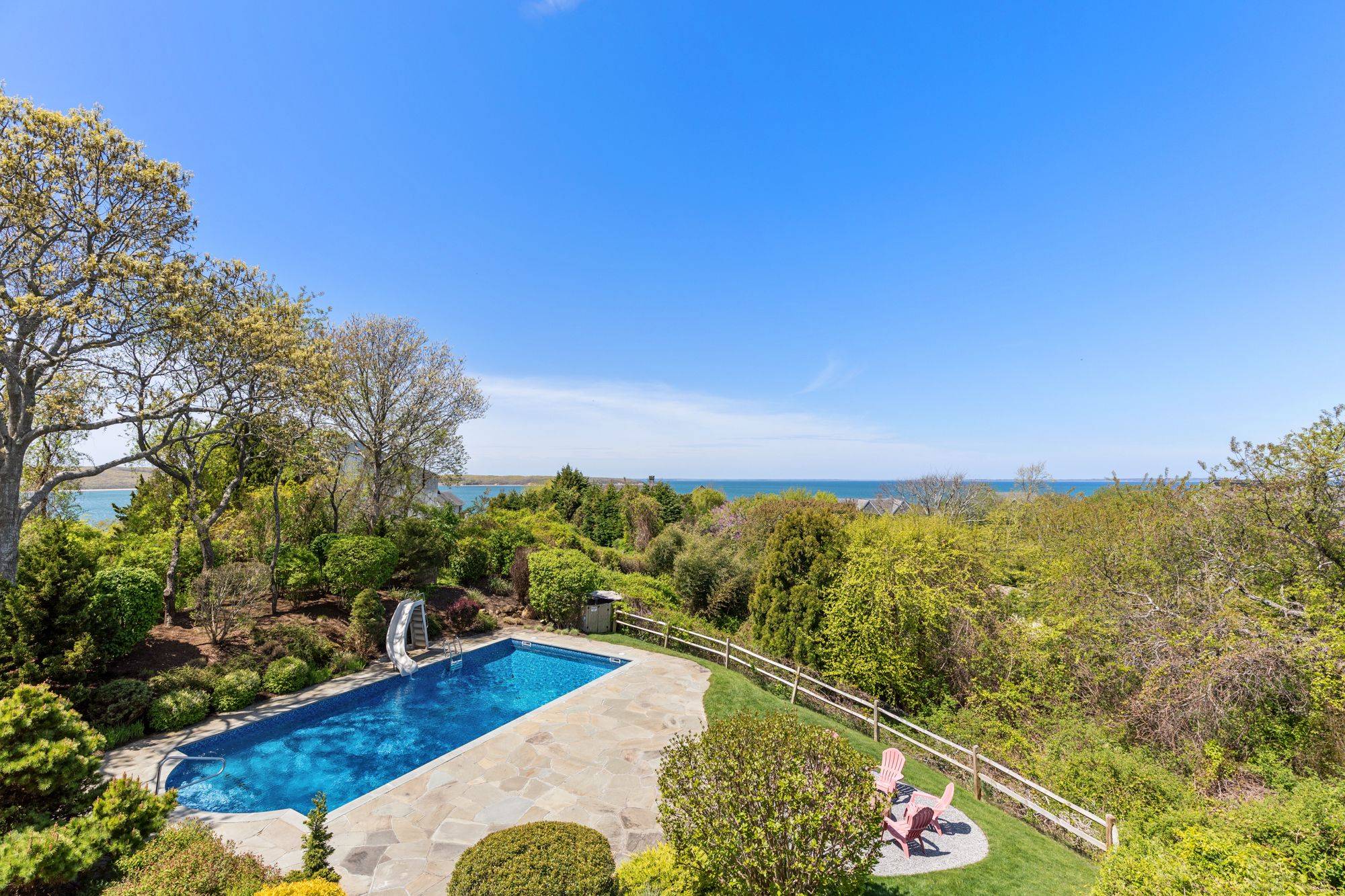 Montauk's Sunset Haven: Luxurious Retreat with Breathtaking Views