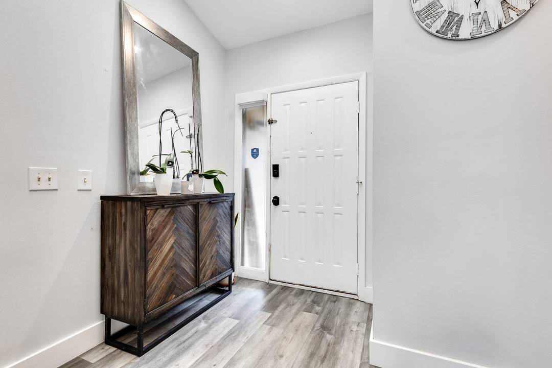 Seasonal 90 day Minimum, Seasonal 4 months negotiable MAKE OFFER !