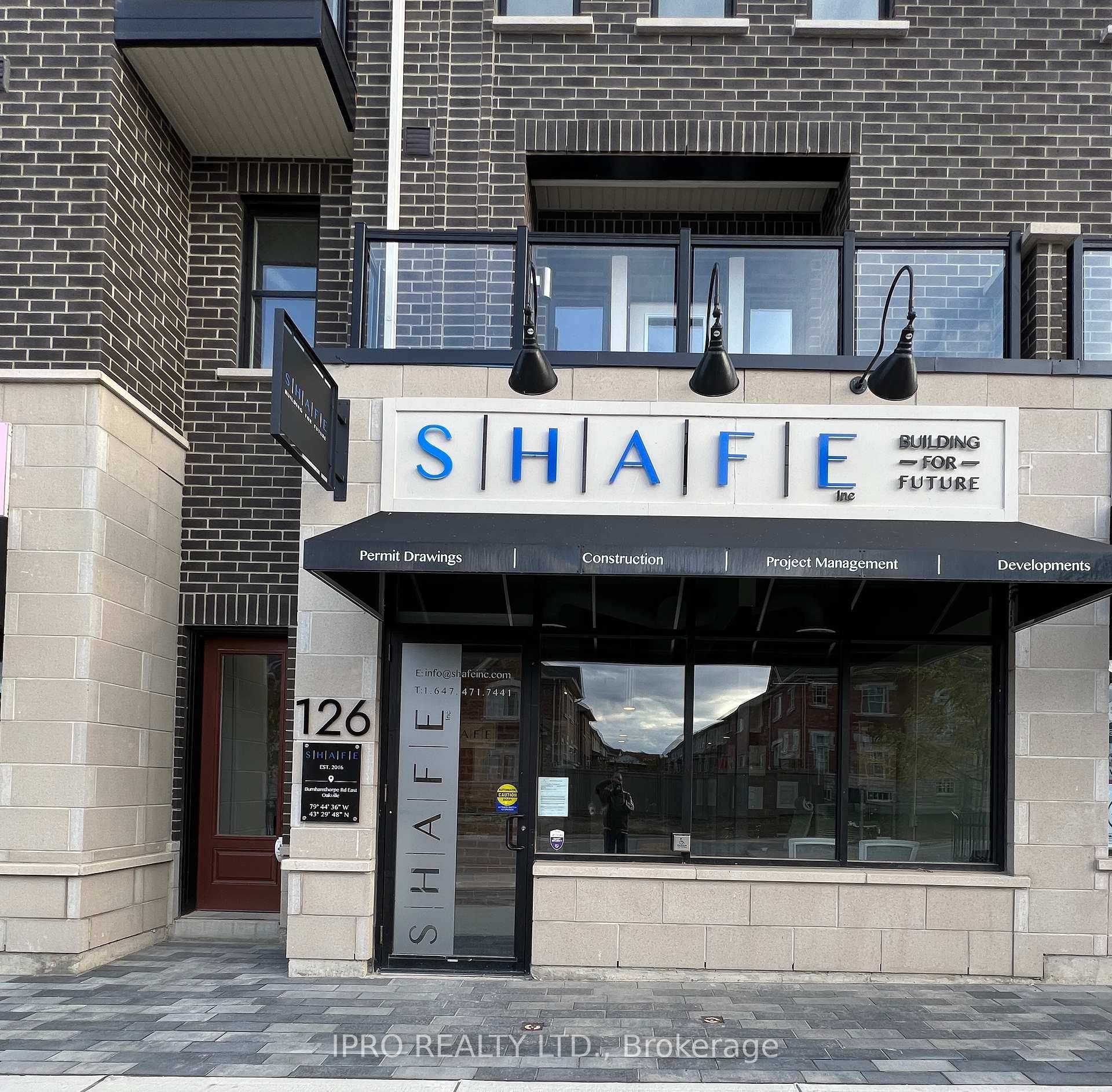 Absolutely stunning condition professional office space 3 rooms in a professional environment, which could be an excellent choice for various businesses such as general offices, law firms, insurance or mortgage ...