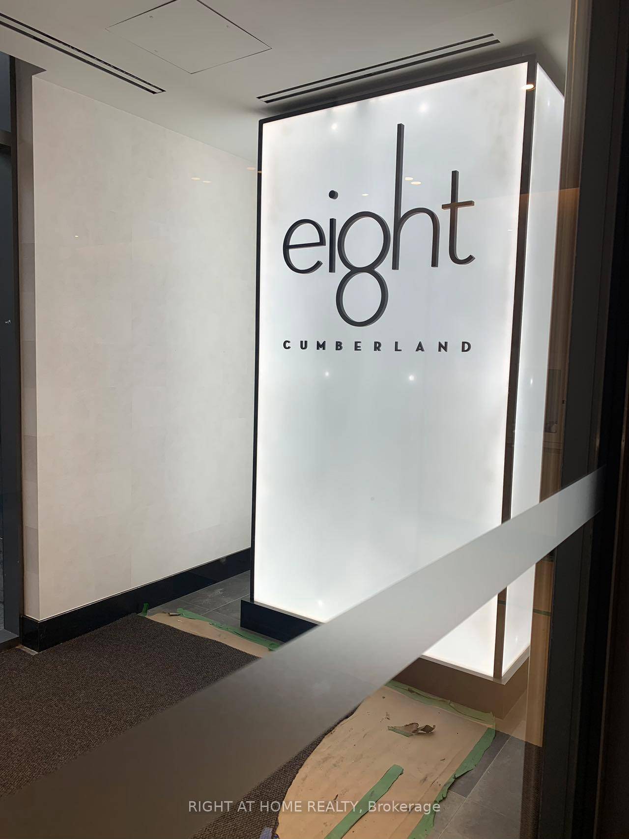 Modern amp ; Luxury Highrise Condo in the Heart Of Toronto's Most Sought After Location Cumberland amp ; Yonge With A Perfect Walk amp ; Transit Score.