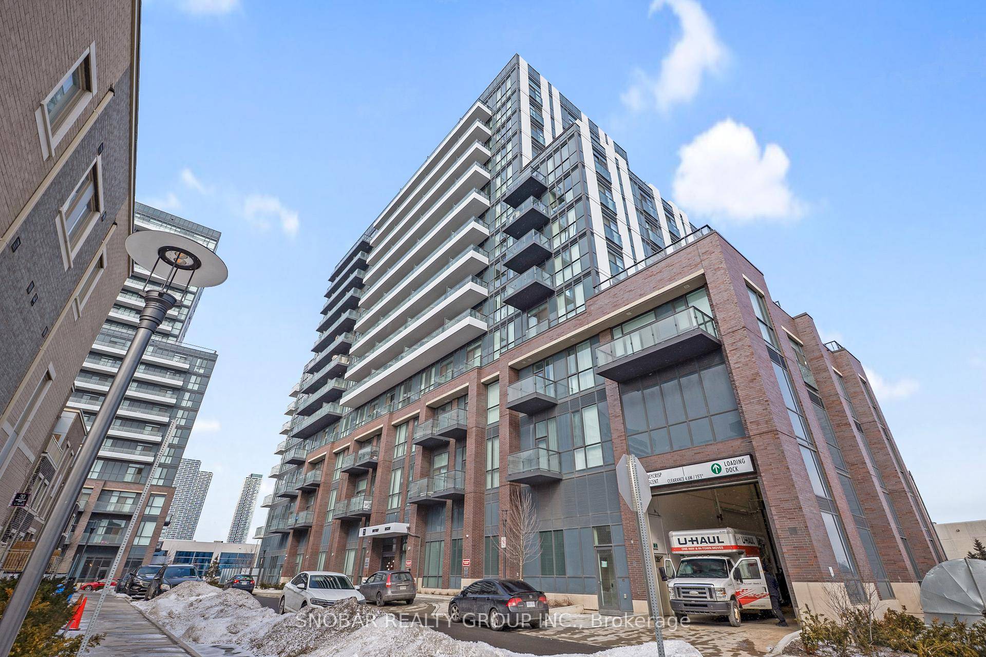 Bright And Spacious 1 Bed 1 Bath Condo at Mobilio.