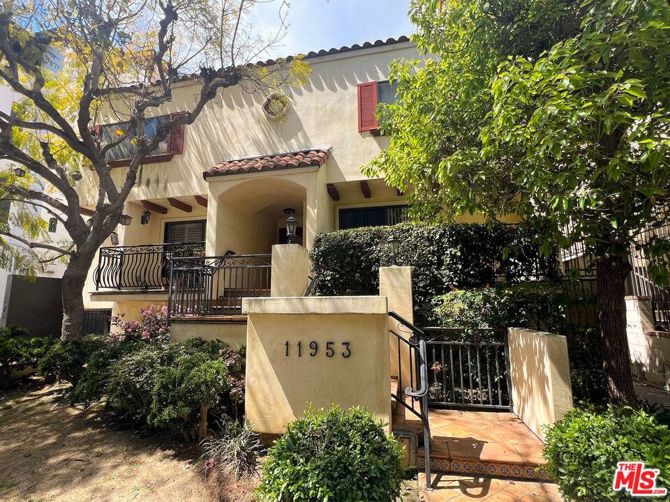 11953 GOSHEN AVE 2.0 Brentwood LA