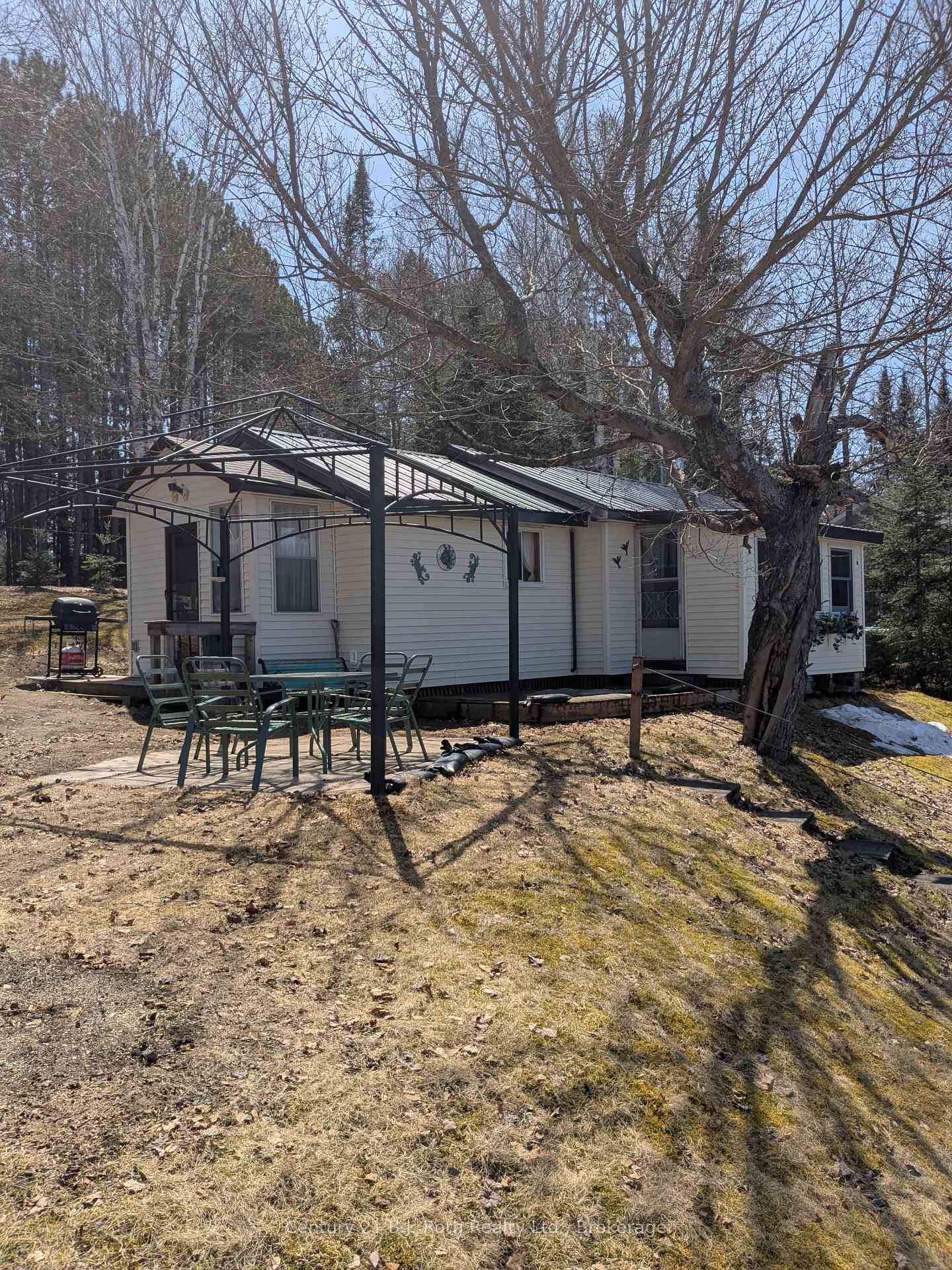 Turn Key Furnished Desirable Eagle Lake 2 Bedroom Plus Den and Nostalgic 425 sq.