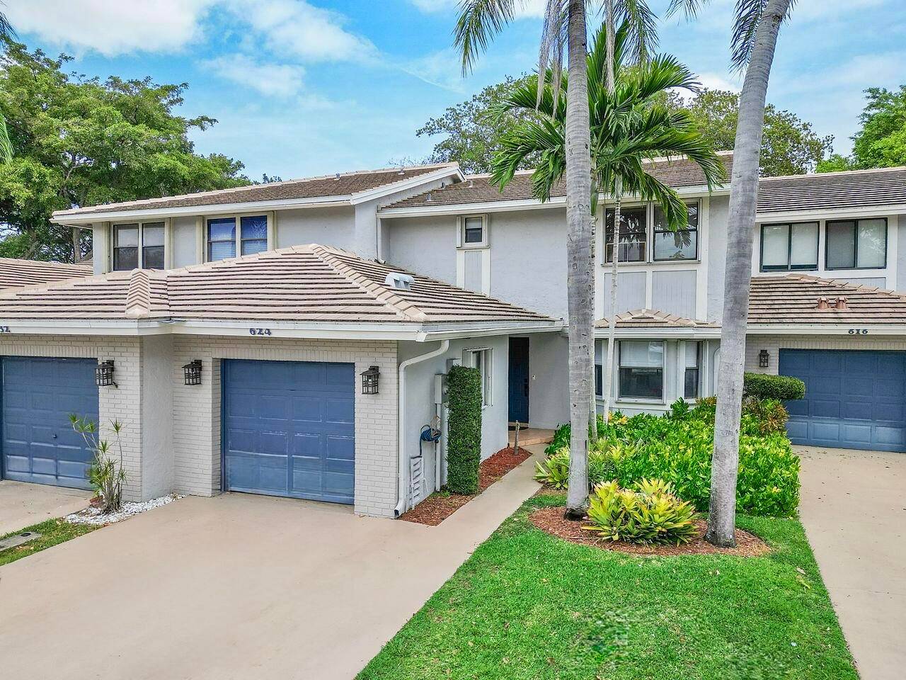 Remodeled Lakefront 3 Bedroom and 2.