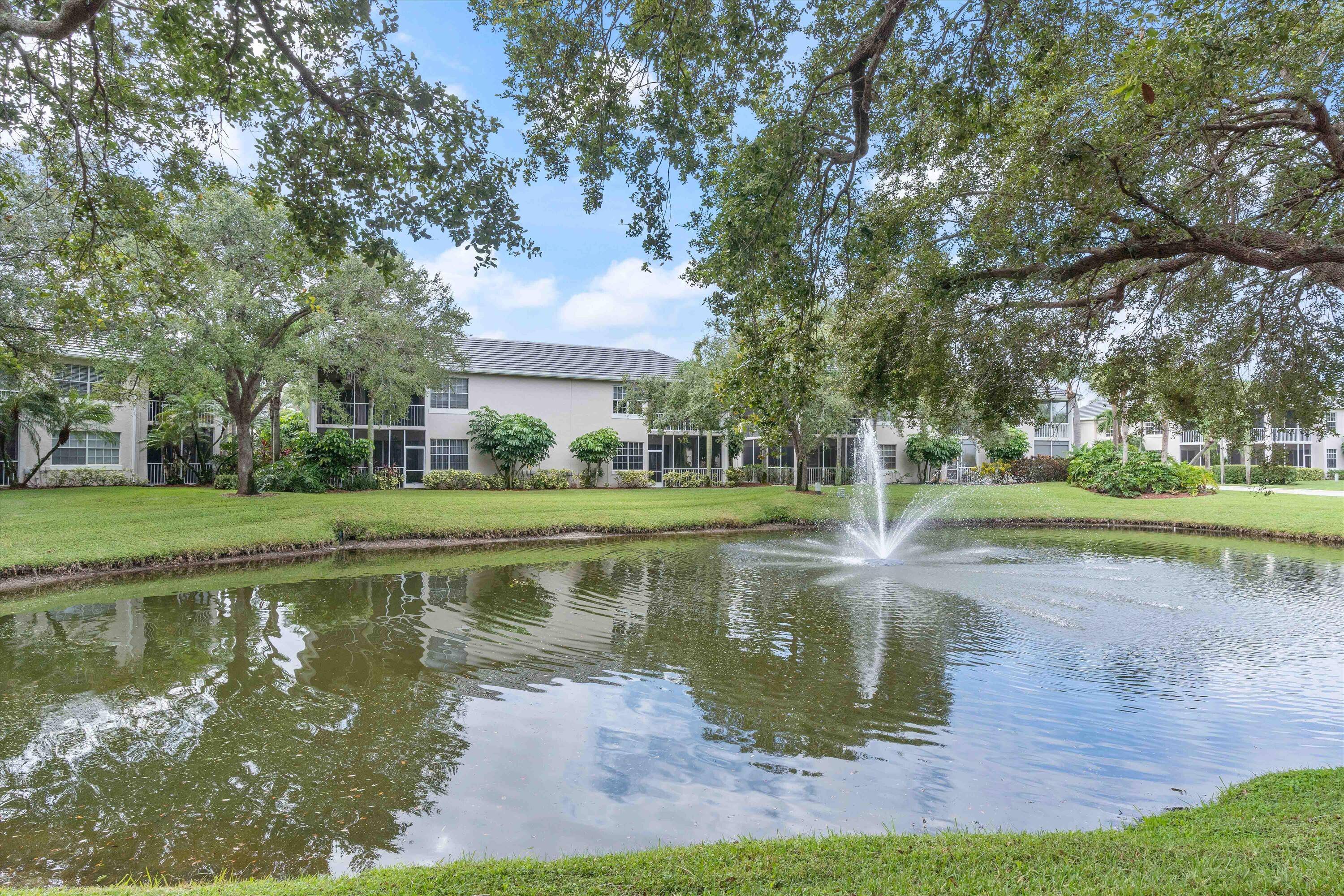 Enjoy the beautiful Polo Club this Winter season in this 1st floor condo with 2 bedrooms den pullout couch, 2 baths with a gorgeous lake view !