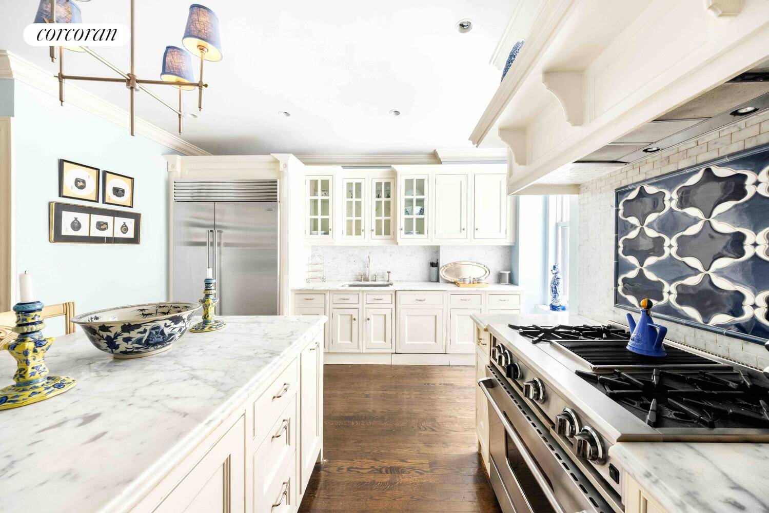 A Grand Duplex Designed for Sophisticated Living and Entertaining.