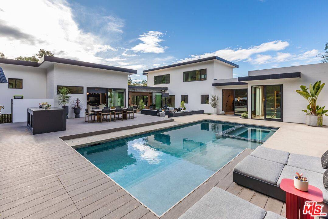 9455 Eden Dr 5BR Beverly Hills Post Office | B.H.P.O. La