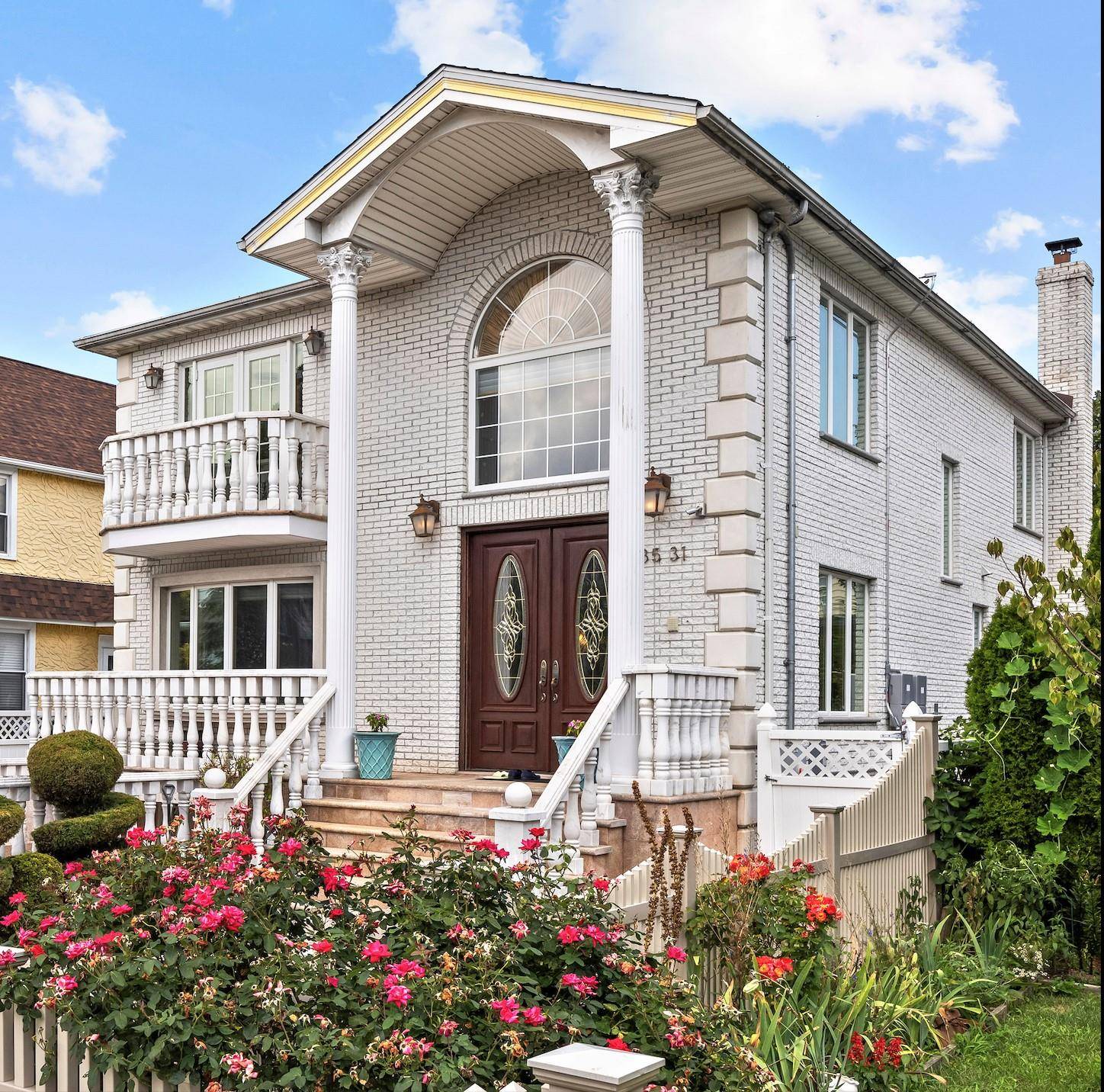 Two blocks Aways To SUPERMARKET, SHOPS, RESTAURANTS, LIRR.