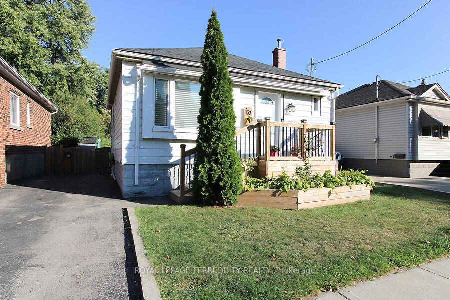 Experience the ideal fusion of comfort, style, and convenience in this beautifully updated bungalow, perfectly positioned in the sought after Inch Park community.
